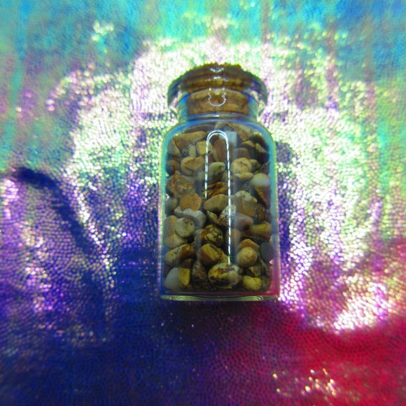 Picture Jasper Gemstone Chips In A Bottle Embellishments Natural Semi Precious - Picture 3 of 3